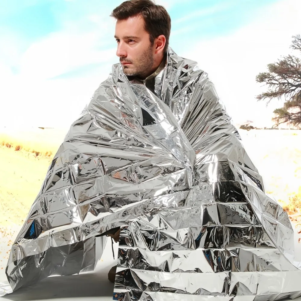 YITAPE 緊急サバイバルブランケット 保温防水 熱反射フ - Survival Blanket Reflective のレビューと価格